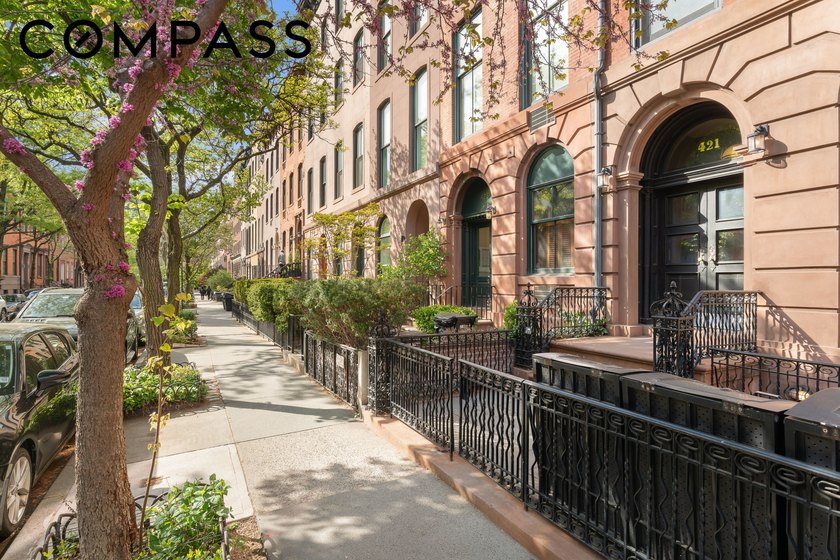 Located on one of Chelsea s most picturesque tree-lined - photo 4
