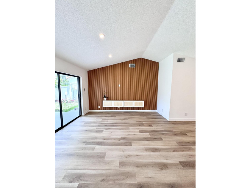 Move-in ready! Beautifully updated 2-bedroom, 2-bathroom CBS - photo 7