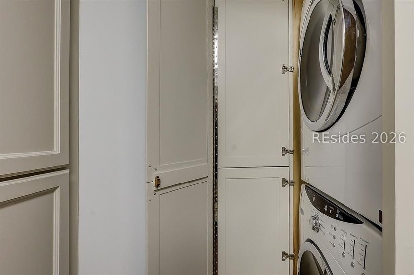 Beautifully updated 2-bedroom, 2-bath condo located just steps - photo 16