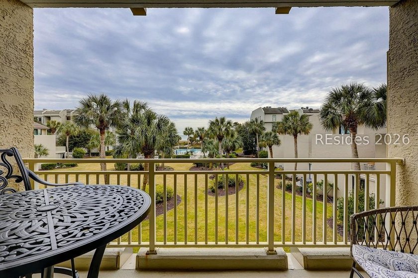 Beautifully updated 2-bedroom, 2-bath condo located just steps - photo 17