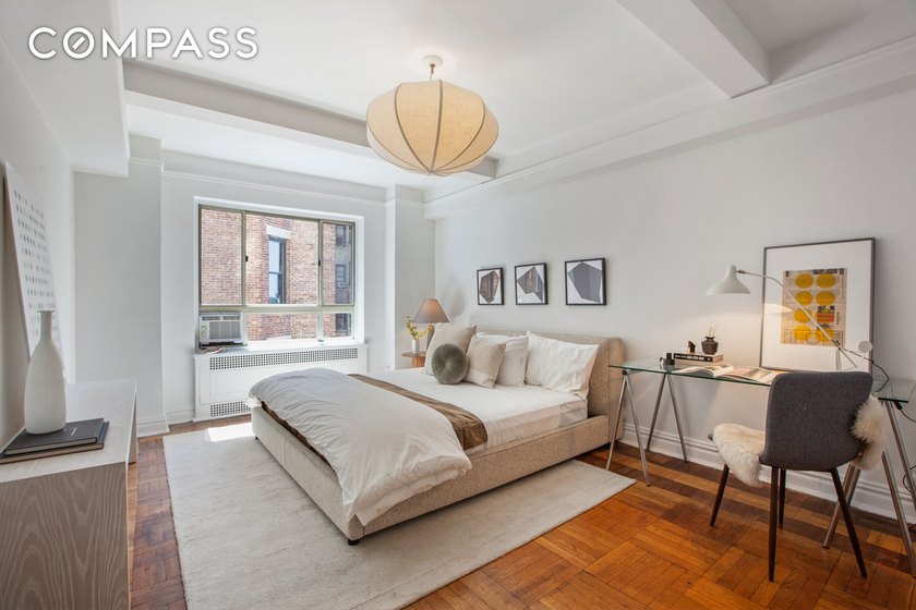 Filled with art deco charm and elegance 411 West End Avenue 9C - photo 4