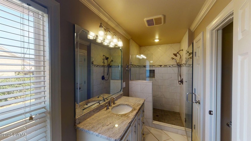 Waterfront Paradise on Beautiful Beech Lake! This 4 Bedroom, 4 - photo 13