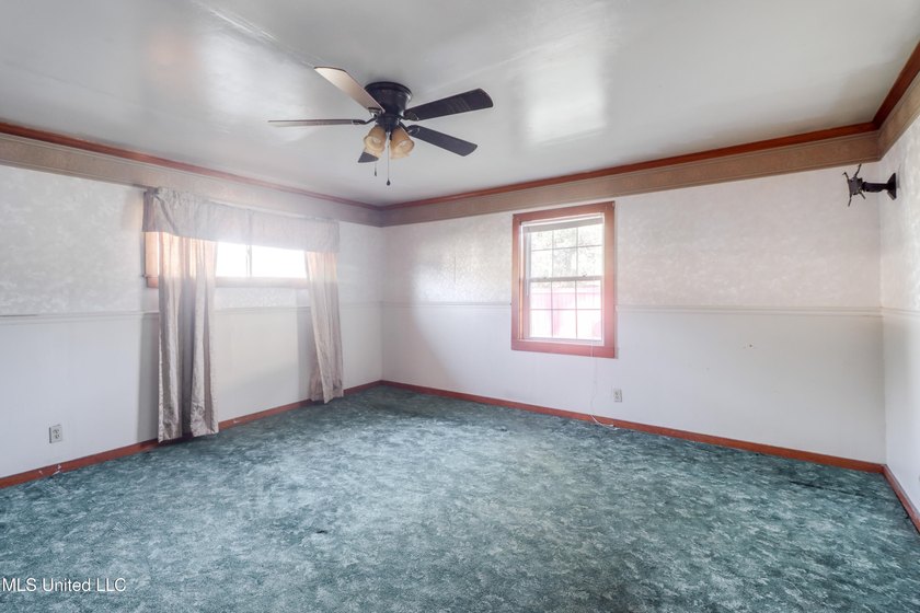 PROPERTY SOLD AS-IS - CASH or CONVENTIONAL ONLY. This FIXER - photo 14