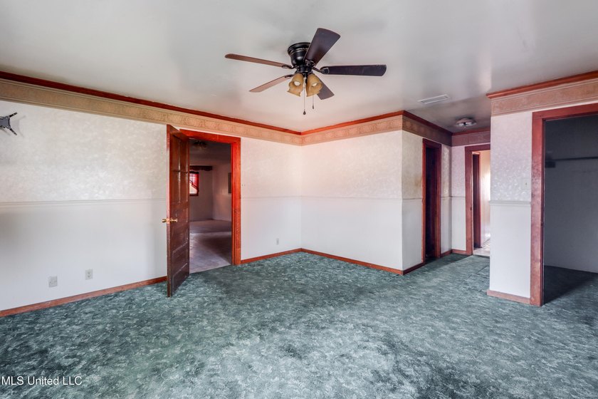 PROPERTY SOLD AS-IS - CASH or CONVENTIONAL ONLY. This FIXER - photo 15