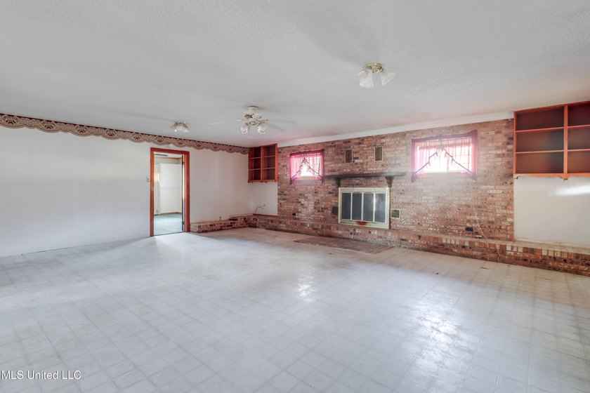 PROPERTY SOLD AS-IS - CASH or CONVENTIONAL ONLY. This FIXER - photo 16