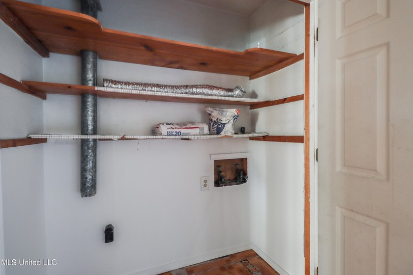 PROPERTY SOLD AS-IS - CASH or CONVENTIONAL ONLY. This FIXER - photo 17