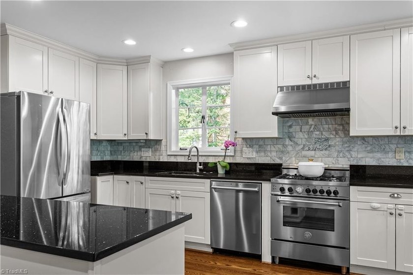 This beautiful brick residence on charming Dover Road in Old - photo 22