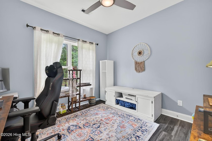 Welcome home to this beautiful 3 bedroom, 2 bathroom property - photo 22