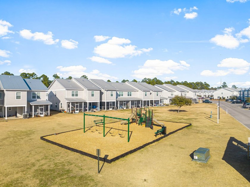 This Horizon floor plan end unit offers 3 bedrooms, 2.5 baths - photo 27