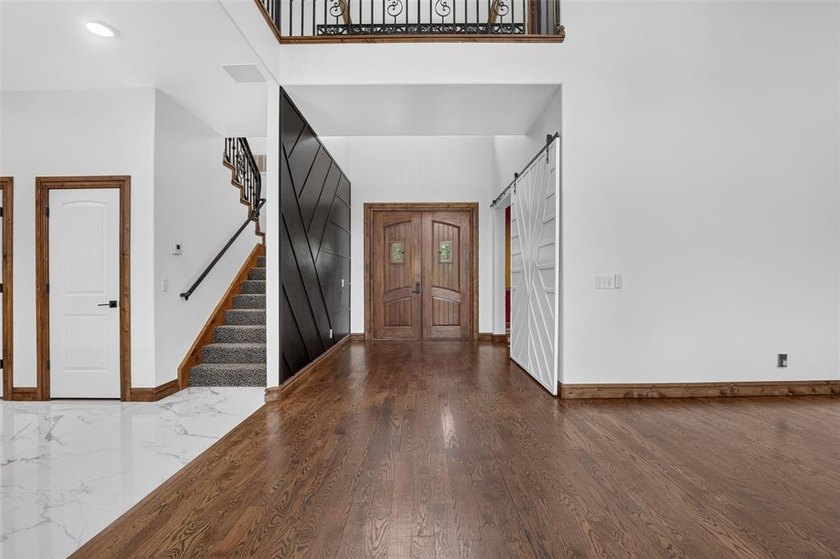Luxury Waterfront Living in Cascata Falls Perfectly positioned - photo 6