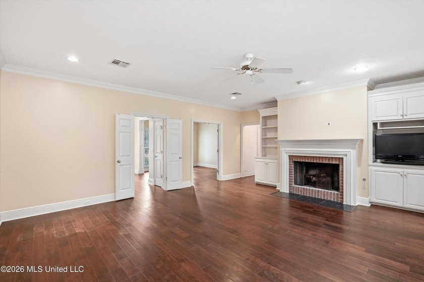 This one is a cream puff and a must see. 614 Kinsington has 5 - photo 11