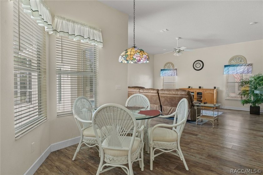 Well maintained, fully furnished golf course pool home located - photo 16