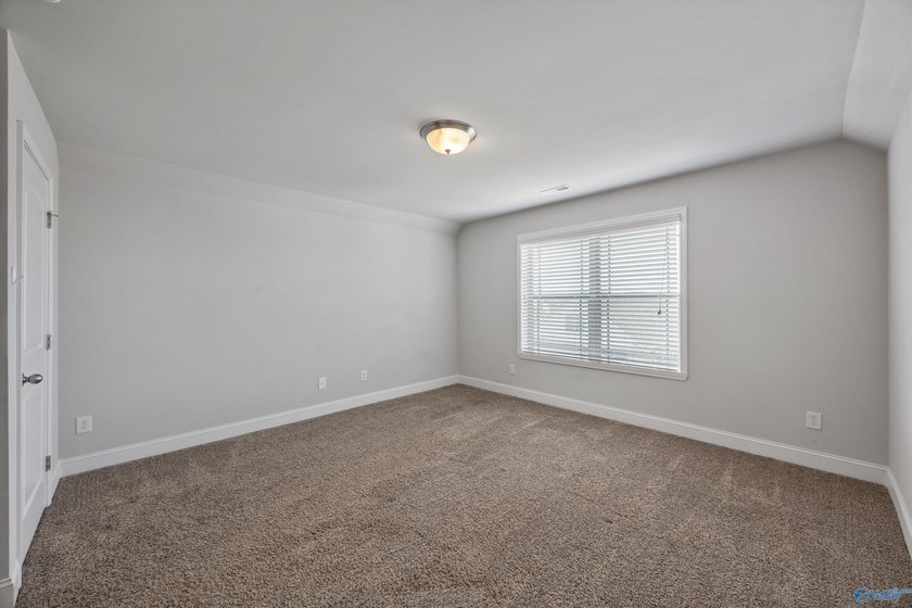 Luxury Living in Lake Forest! Lake Forest features waterfall - photo 22