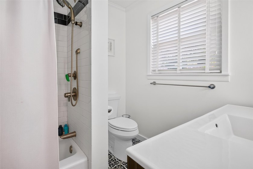 Welcome to this gorgeous, updated home right down the street - photo 22