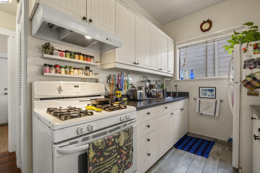 A true house-hack opportunity in a desirable part of West - photo 10