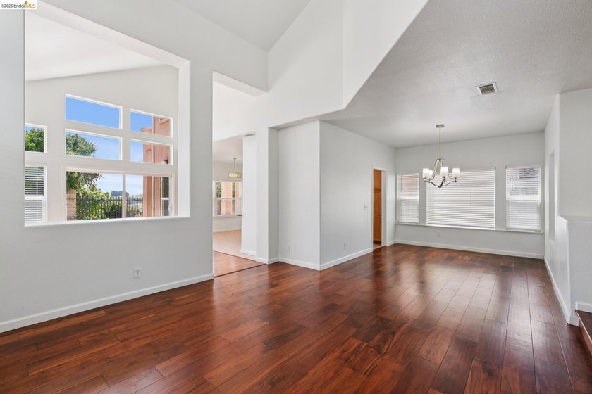 Welcome to 154 Camino Del Sol, located in the sought-after Vista - photo 7