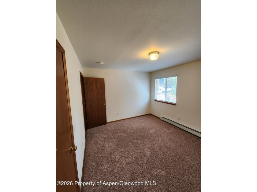 Move right in and start enjoying this beautifully maintained 1 - photo 11