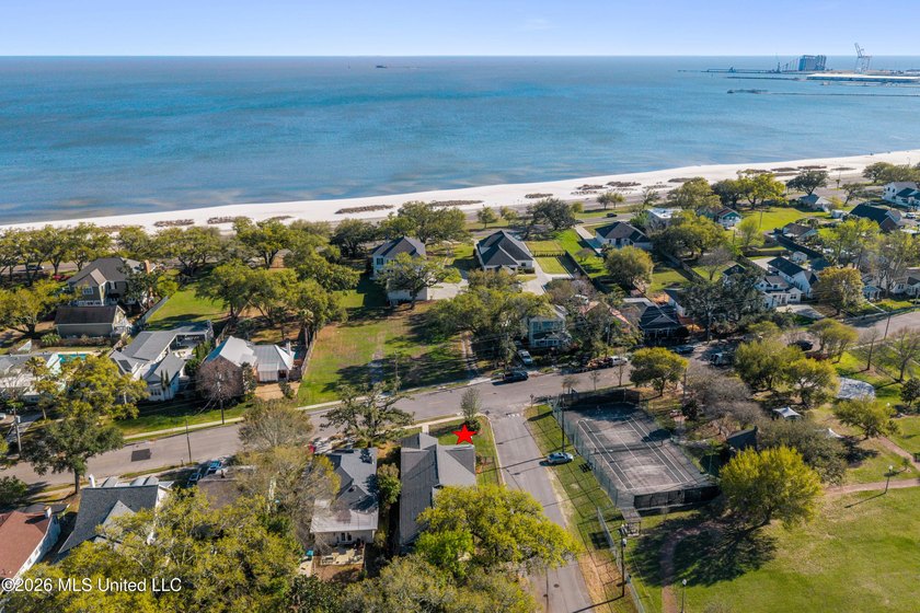 ONE OF THE PRETTIEST AND MOST WELL TAKEN CARE OF HOMES YOU WILL - photo 22