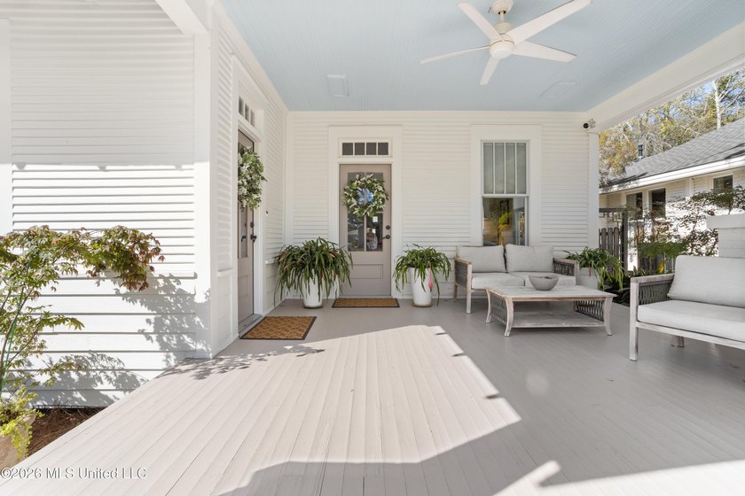 ONE OF THE PRETTIEST AND MOST WELL TAKEN CARE OF HOMES YOU WILL - photo 23