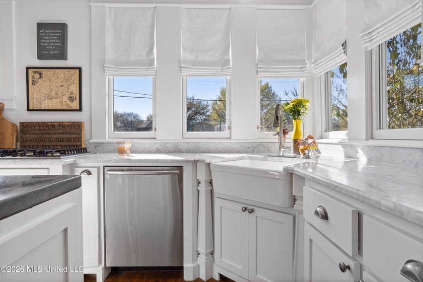 ONE OF THE PRETTIEST AND MOST WELL TAKEN CARE OF HOMES YOU WILL - photo 29