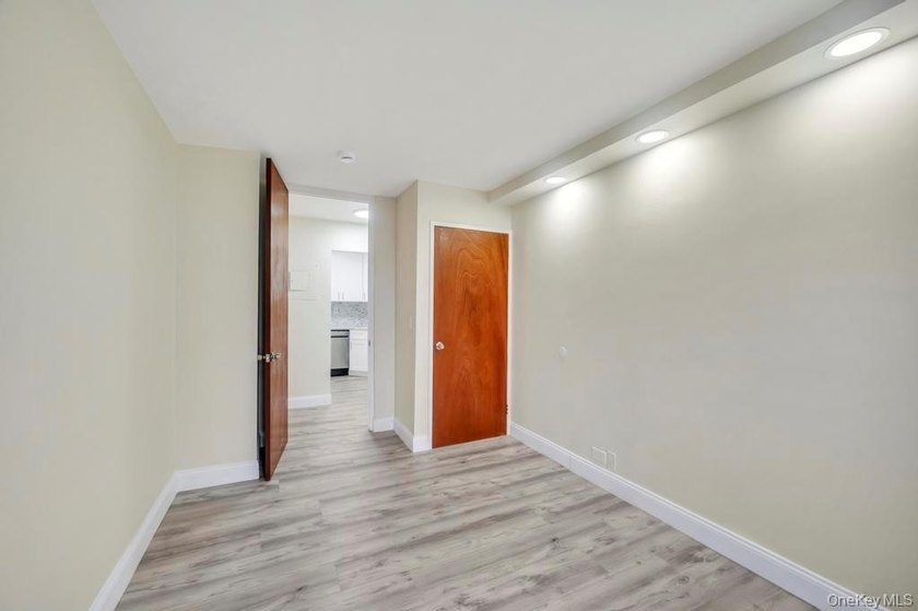 Welcome to your top floor newly renovated 2 bed condo in Village - photo 22