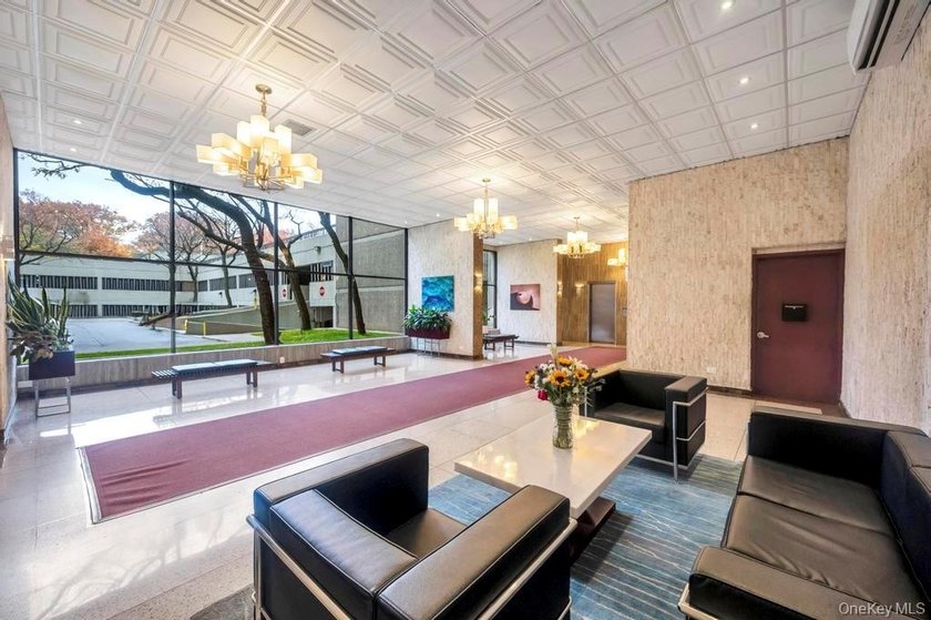 Welcome to your top floor newly renovated 2 bed condo in Village - photo 25