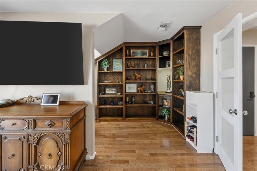 Prepare to fall in love with the highly desirable and - photo 30