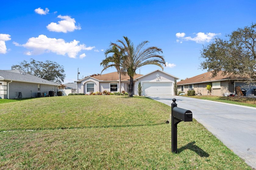 Move-in ready CBS home offering 3 bedrooms, 2 bathrooms, and - photo 2