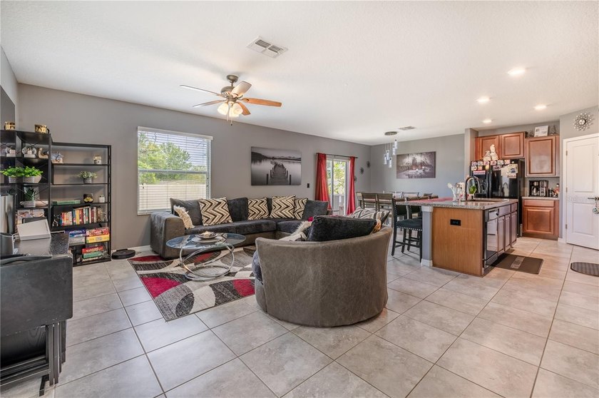 Welcome to this stunning 4 bedroom, 2 1/2 bathroom home with a - photo 8