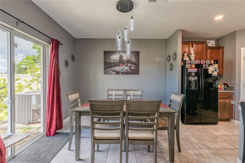 Welcome to this stunning 4 bedroom, 2 1/2 bathroom home with a - photo 10