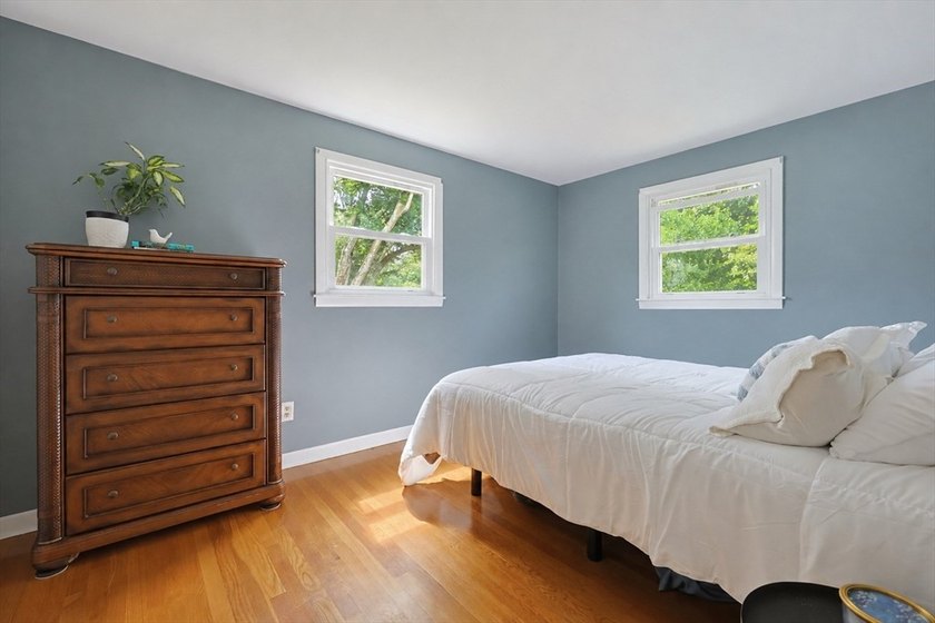 Welcome home to this move-in-ready property offering approx 1800 - photo 14