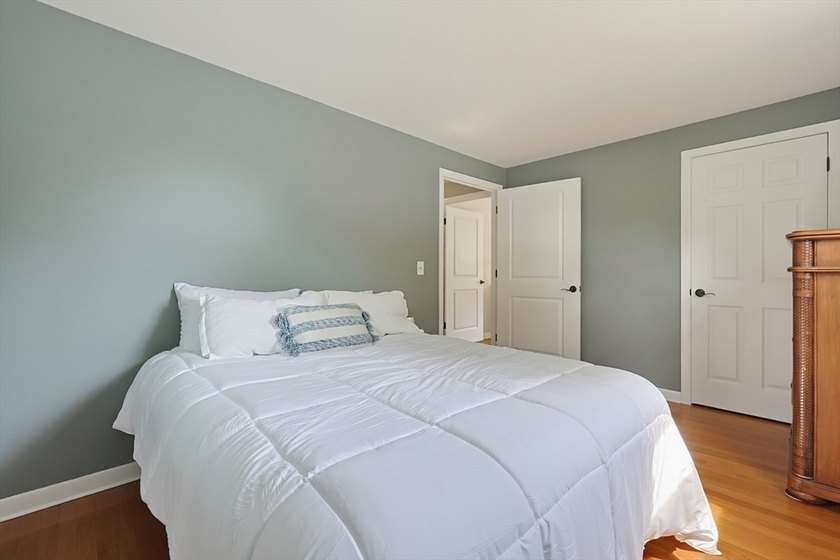 Welcome home to this move-in-ready property offering approx 1800 - photo 15