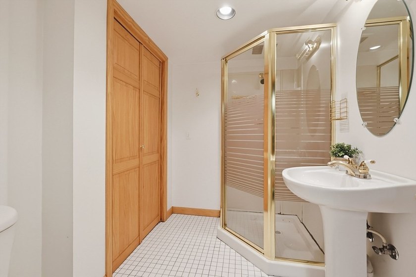 Welcome home to this move-in-ready property offering approx 1800 - photo 18