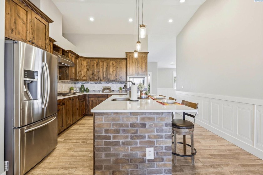 MLS# 293773 Perched on over half an acre, this stunning - photo 15