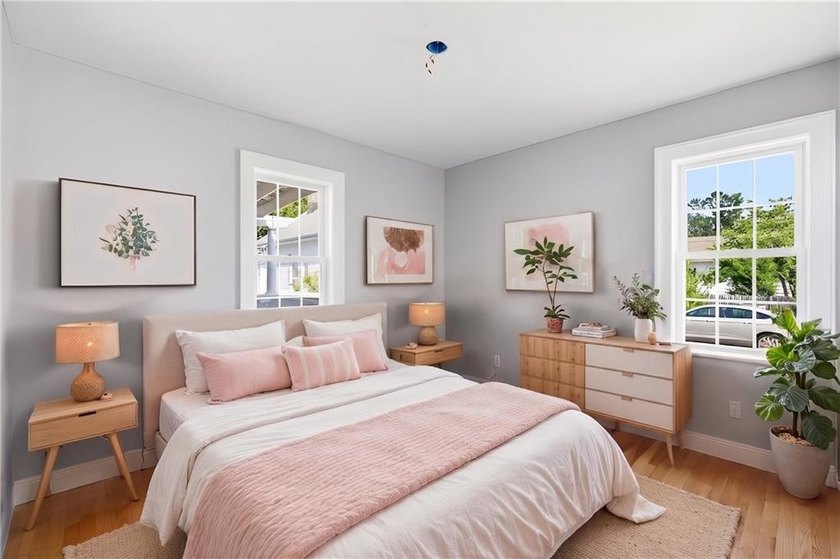 Welcome to 5 Thayer Pl-a beautifully maintained Cape-Style home - photo 15