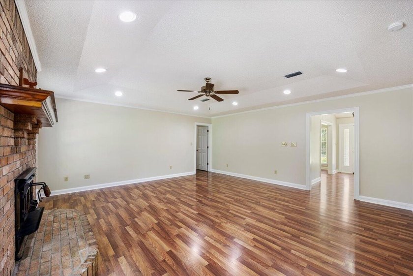 Welcome to a comfortable country retreat tucked into the highly - photo 32