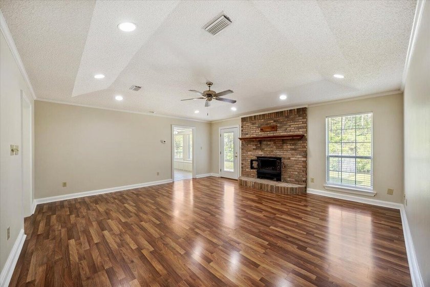 Welcome to a comfortable country retreat tucked into the highly - photo 33