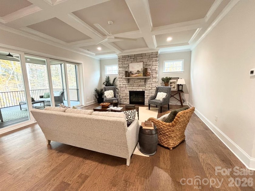 Beautiful new custom home in the Irish Creek Country Club - photo 11
