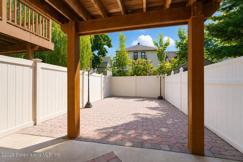 Welcome to 50 Zachary Ct. This 2-bedroom, 3-bathroom townhouse - photo 12