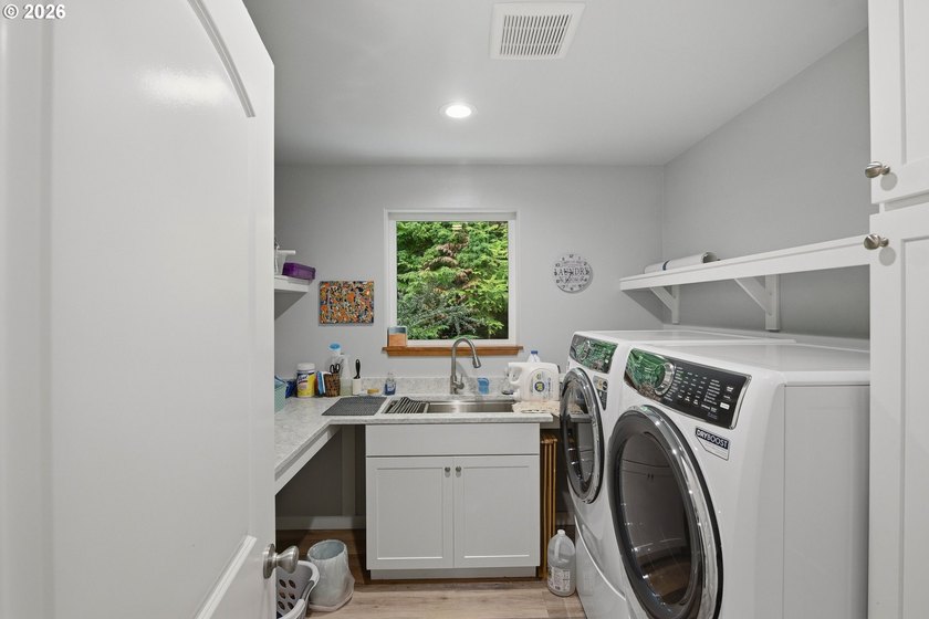 Exceptional custom home built in 2023, offering quality - photo 16
