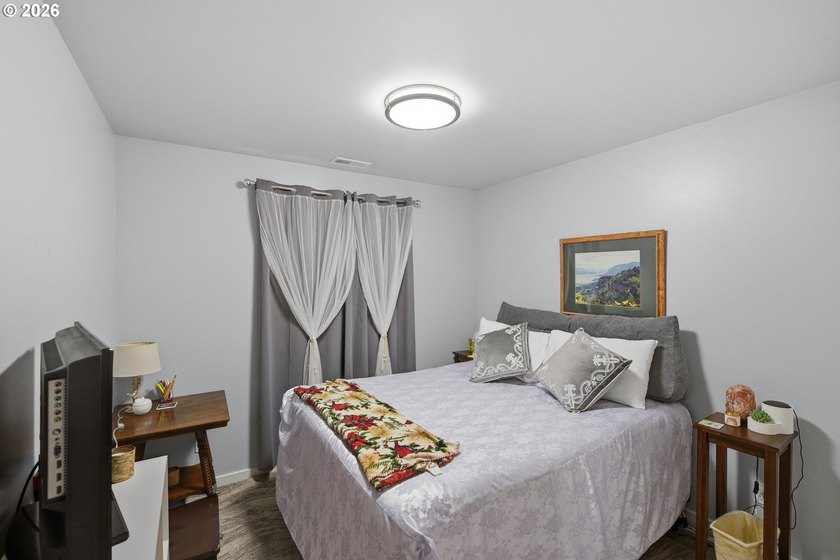 Exceptional custom home built in 2023, offering quality - photo 27