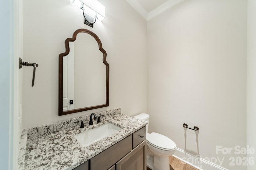 Beautiful new custom home in the Irish Creek Country Club - photo 31
