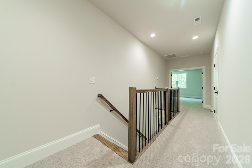 Beautiful new custom home in the Irish Creek Country Club - photo 33