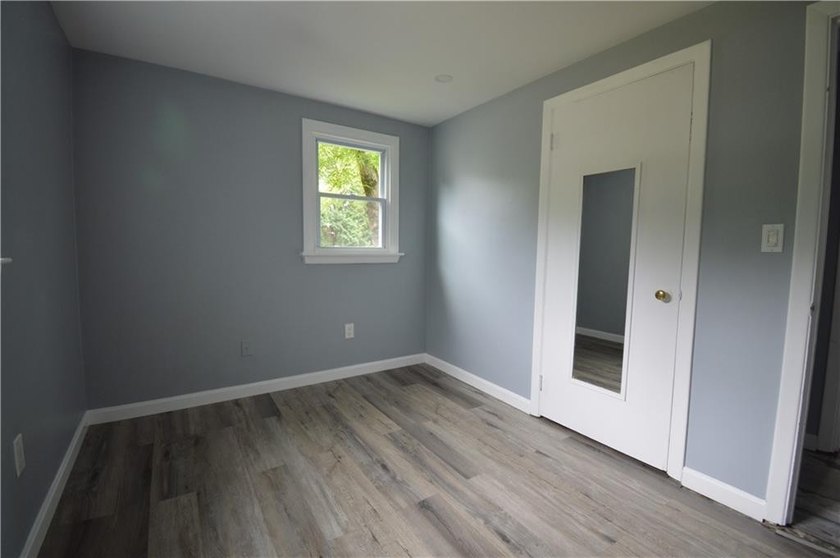 Sleek &amp; Stylish, Single Level Ranch! With a little TLC this 1400 - photo 11