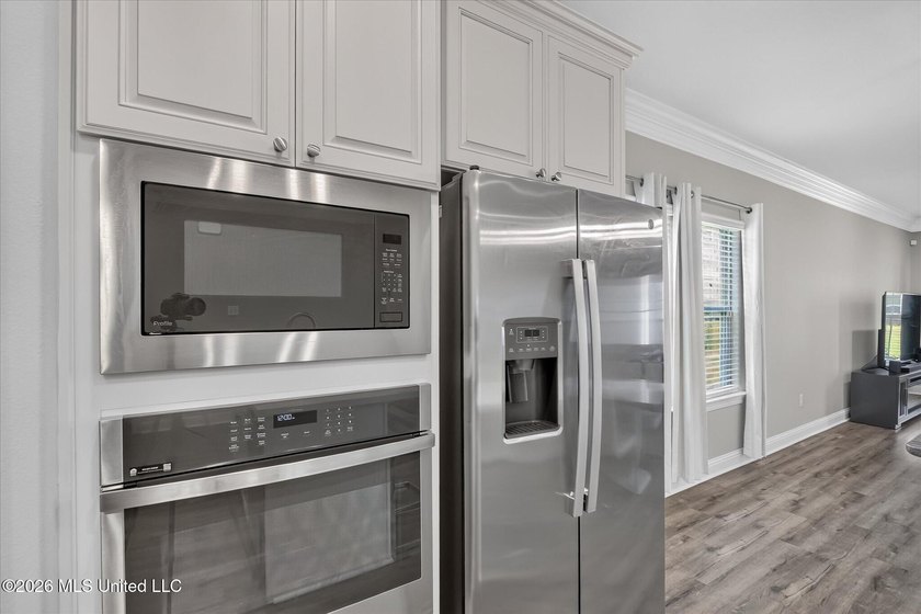 With new construction going up all around Savannah Estates, it - photo 14
