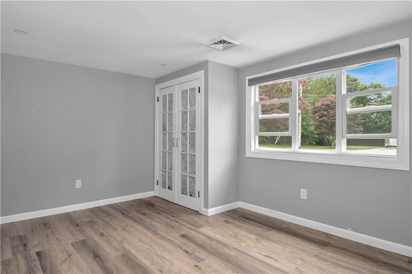 Sleek &amp; Stylish, Single Level Ranch! With a little TLC this 1400 - photo 16