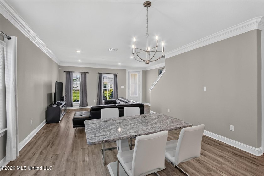 With new construction going up all around Savannah Estates, it - photo 18