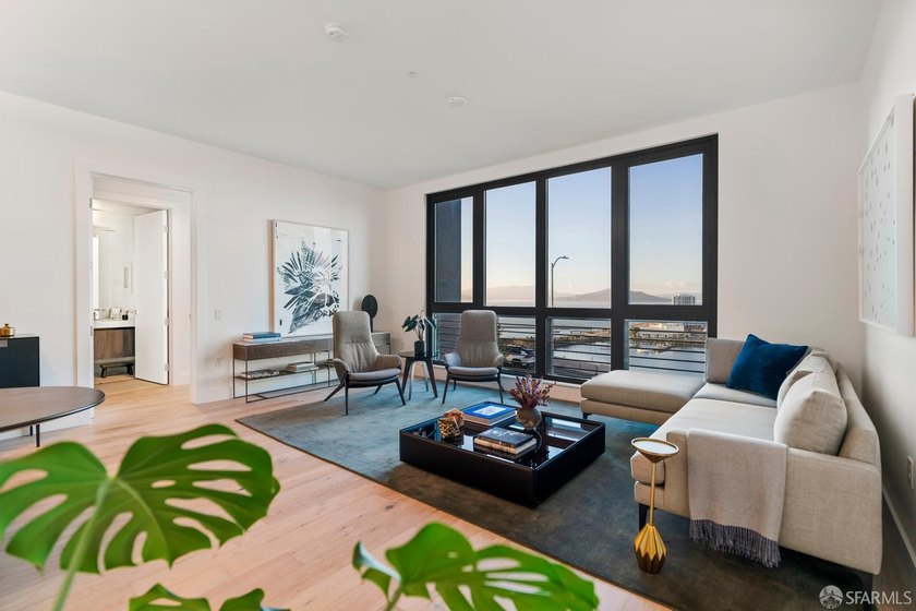 The Residences at Yerba Buena Island offer a rare opportunity to - photo 8