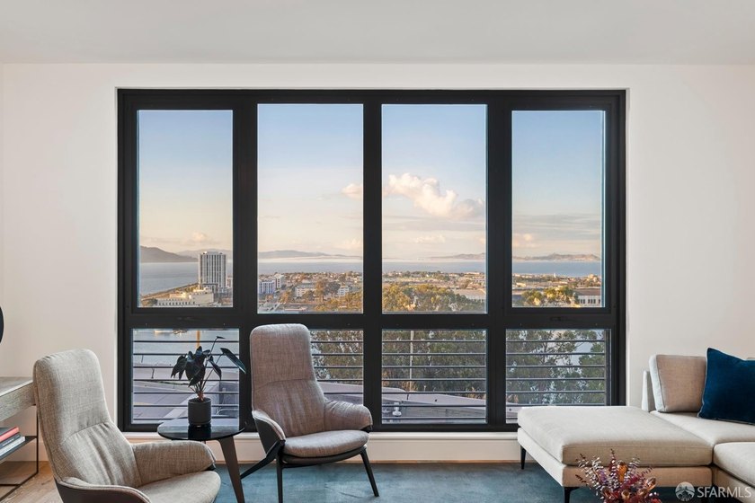 The Residences at Yerba Buena Island offer a rare opportunity to - photo 9