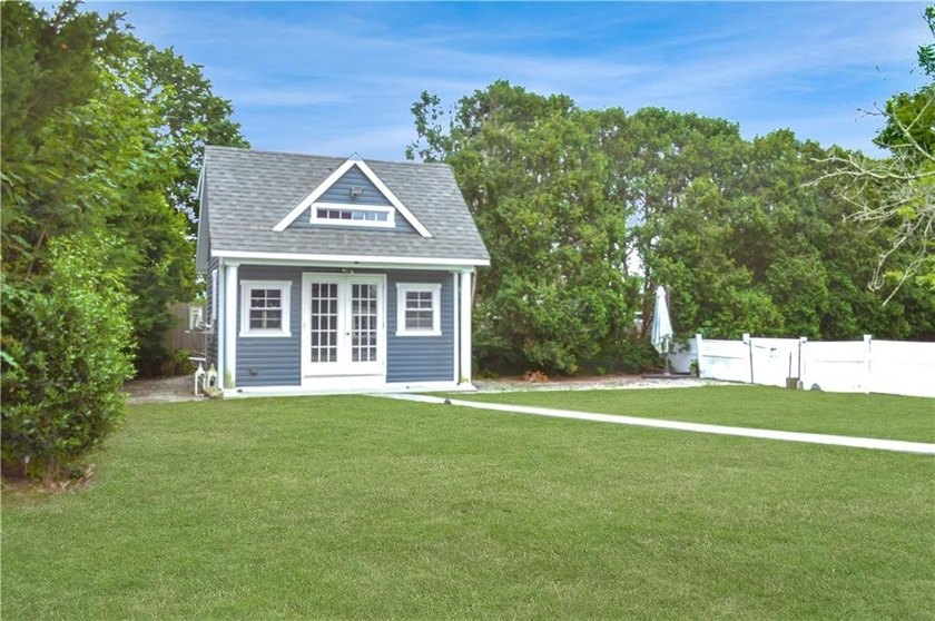 Sleek &amp; Stylish, Single Level Ranch! With a little TLC this 1400 - photo 20